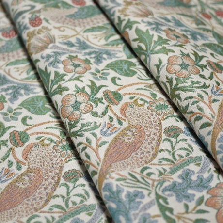  いちご泥棒生地 